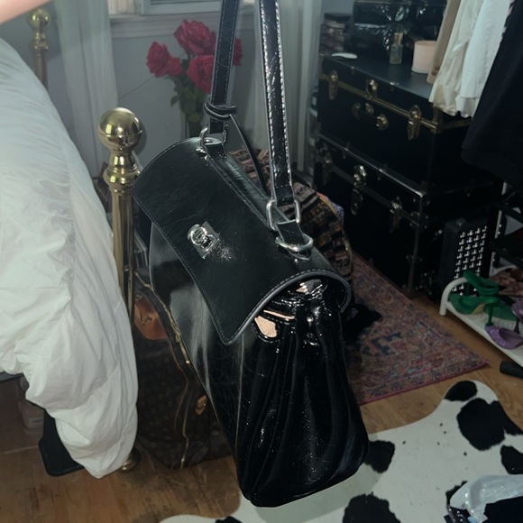 Faux Leather Rodeo Slouchy Twist-Lock Satchel Handbag - Picture 10 of 11